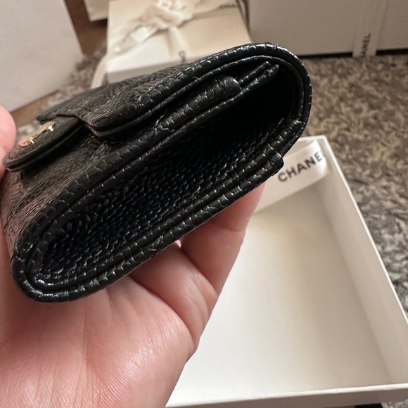 CHANEL Classic Flap Card Holder – Black Caviar Leather | Gold Hardware - Picture 8 of 15